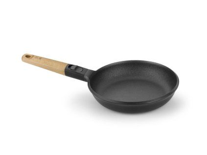 pánev d24cm MARKET, rukojeť přír.dřevo, litina
